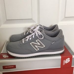 501 New Balance sneakers